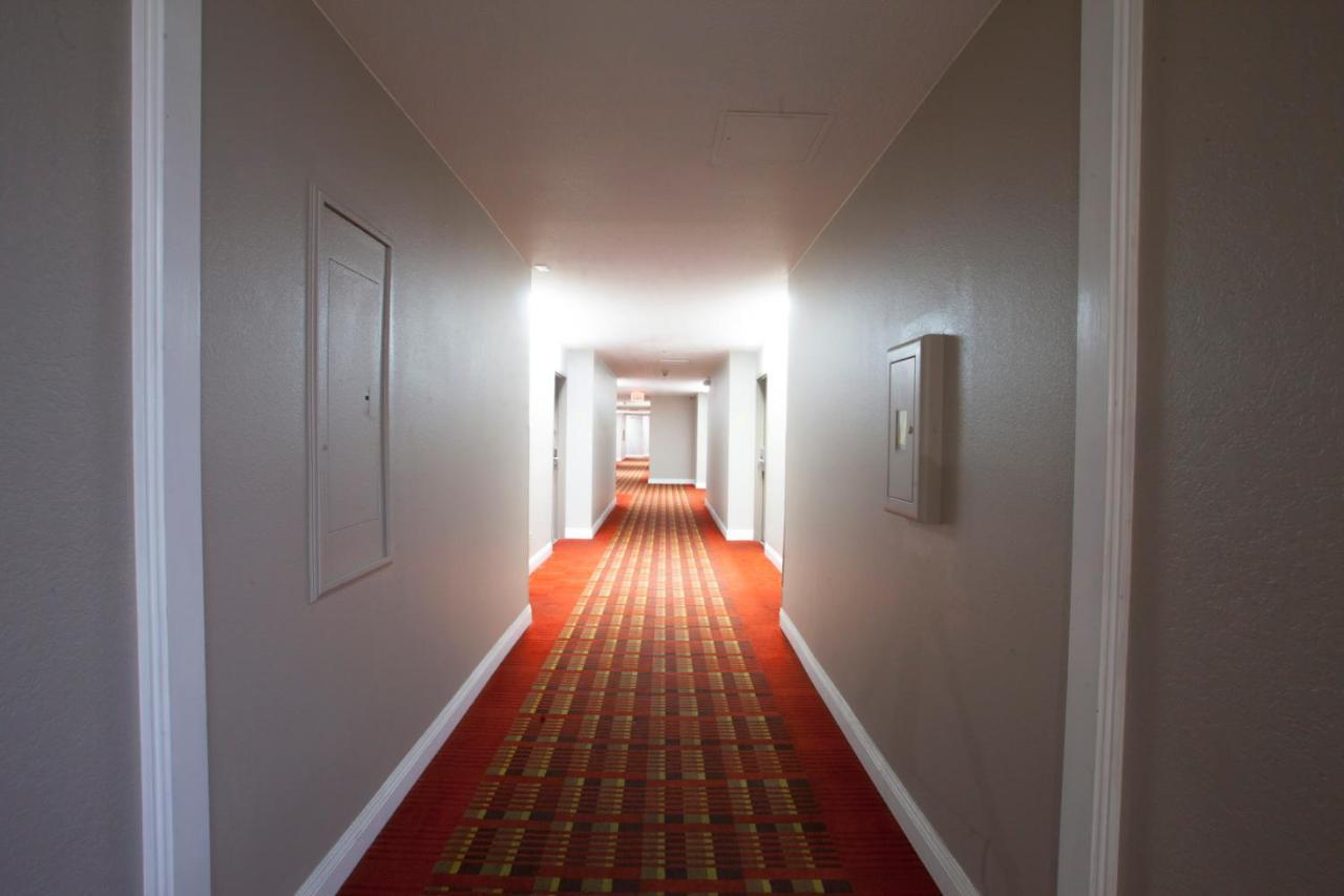 Отель Ramada By Wyndham Барстоу Экстерьер фото